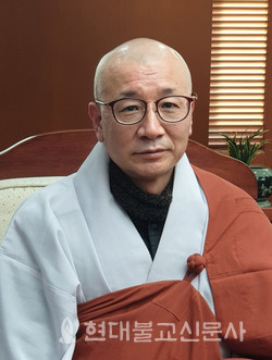 신임 사회노동위원장 지몽 스님.
