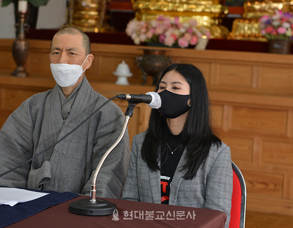 광주에서 유학중인 미얀마 팽이마웅(전남대 석사과정)씨도 미얀마인들이 더 이상의 희생이 없도록 도와달라는 호소를 했다.