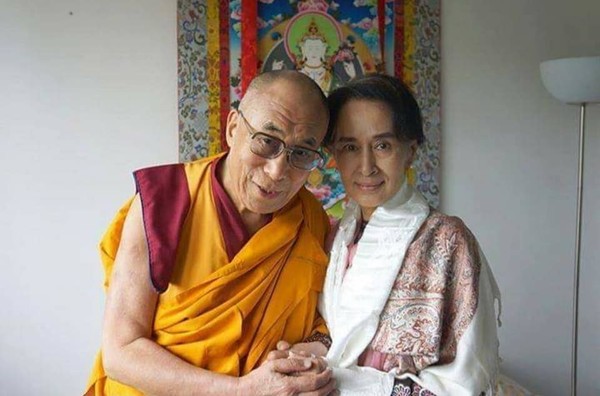 달라이라마와 함께한 모습.