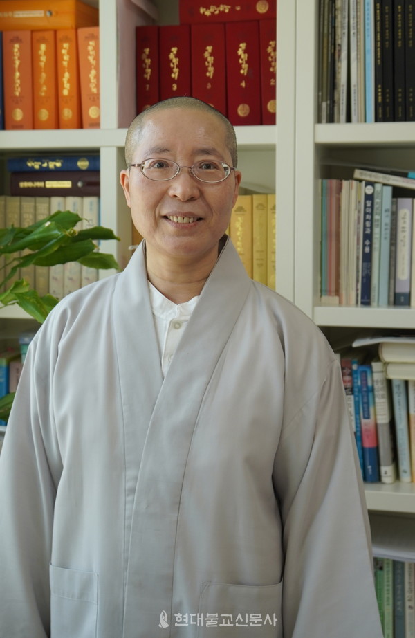 성소수자불자모임 '불반' 지도법사 효록 스님.