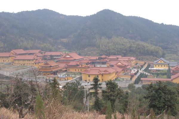 사조사 전경. 4조 도신 대사가 주석하며 전법한 쌍봉산 일대 자리하고 있다. 법랑 스님도 이곳에서 가르침을 받았다.