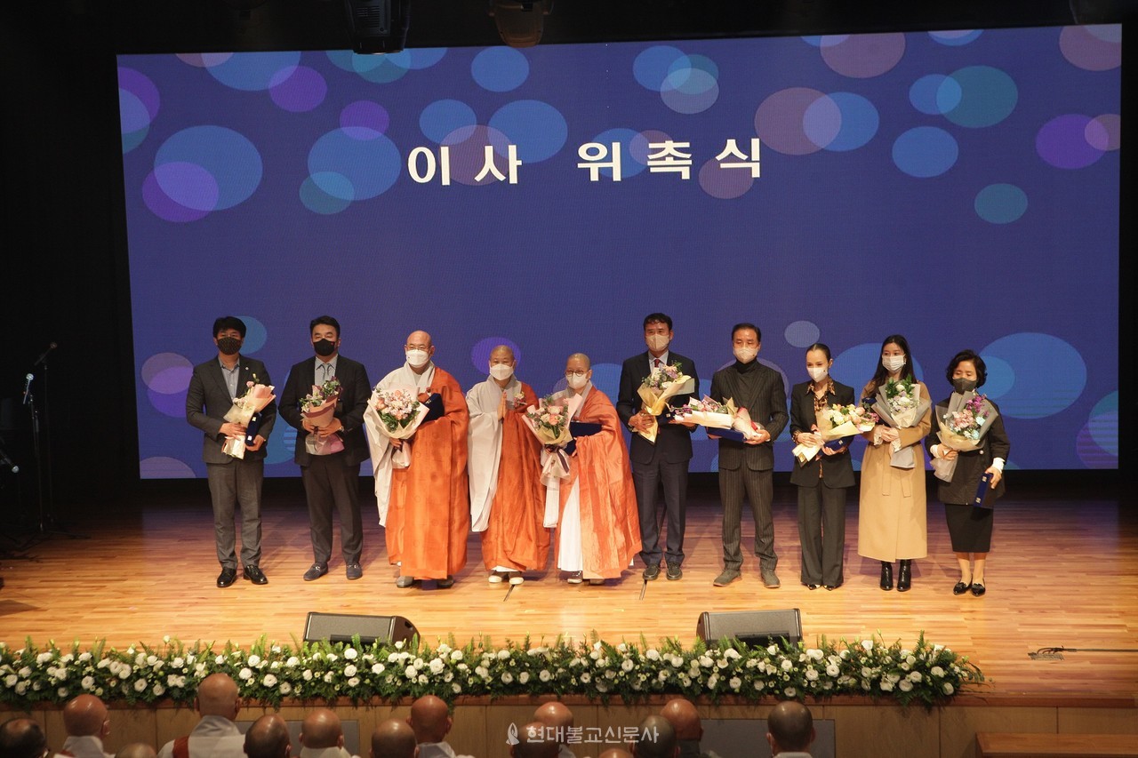 쿠무다는 문화포교의 도약을 위해 12명의 이사를 새롭게 임명했다.