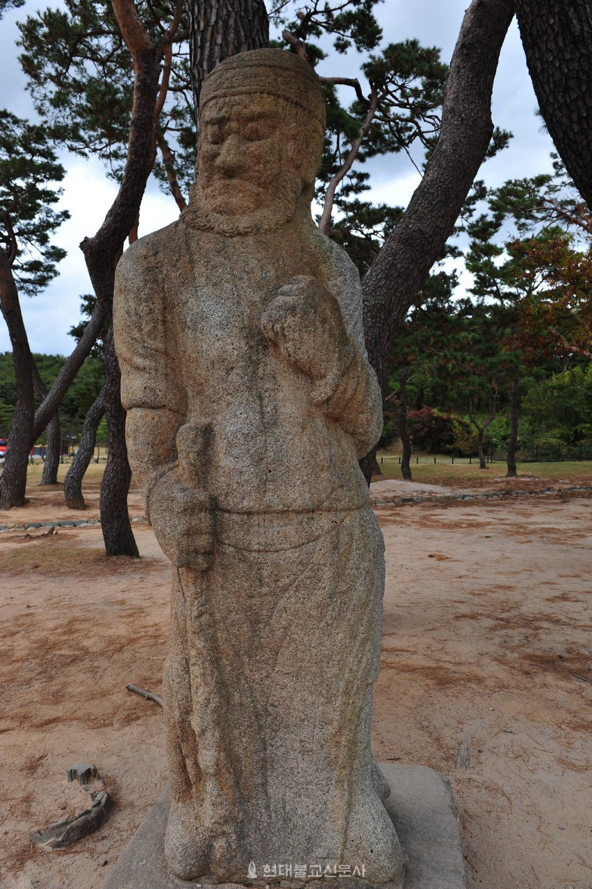 경주 괘릉에서 출토된 호인석상. 통일신라 8세기 후반의 작품이다.