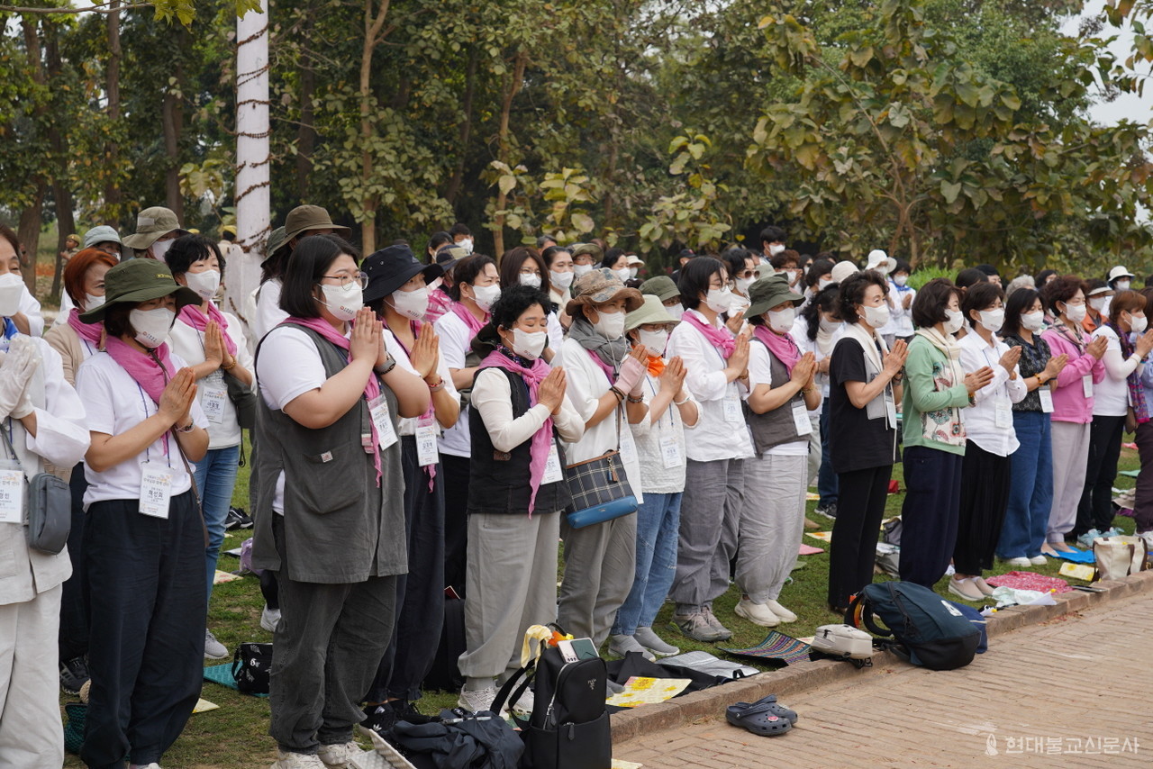 이날 행선 회향식에는 많은 한국불자들도 참석했다. 이들도 모두 함께 전법 포교를 서원했다.
