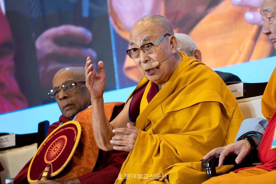 최근 인도에서 열린 불교정상회의에 참석한 달라이라마. 사진출처=달라이라마 공식사무국