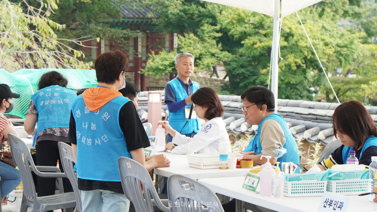 이주민 1300명이 참석에 역대 최대 규모로 치러진 이날 축제에는 동국대 일산병원과 경찰병원에서 양한방 무료진료를 진행했다.