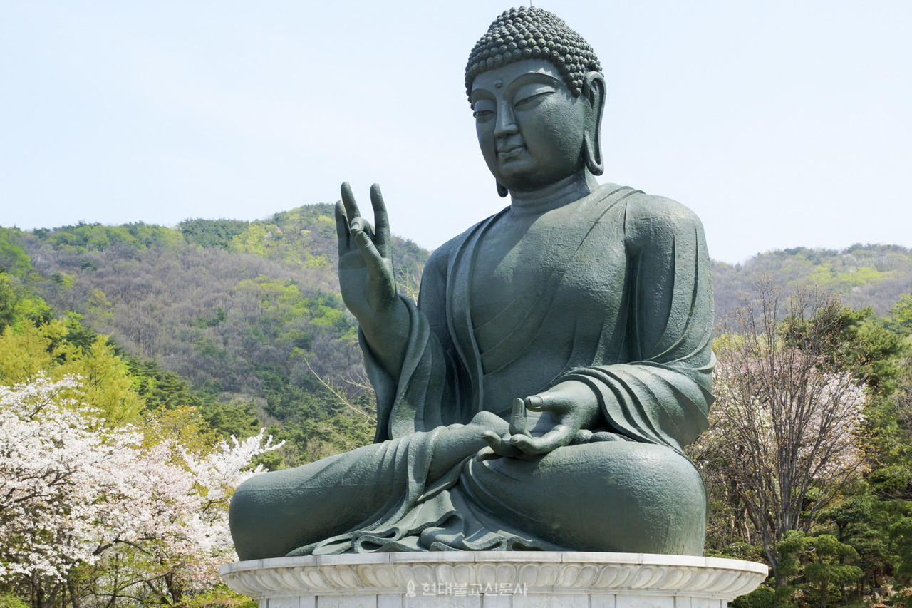 각원사 청동대불 아미타부처님.