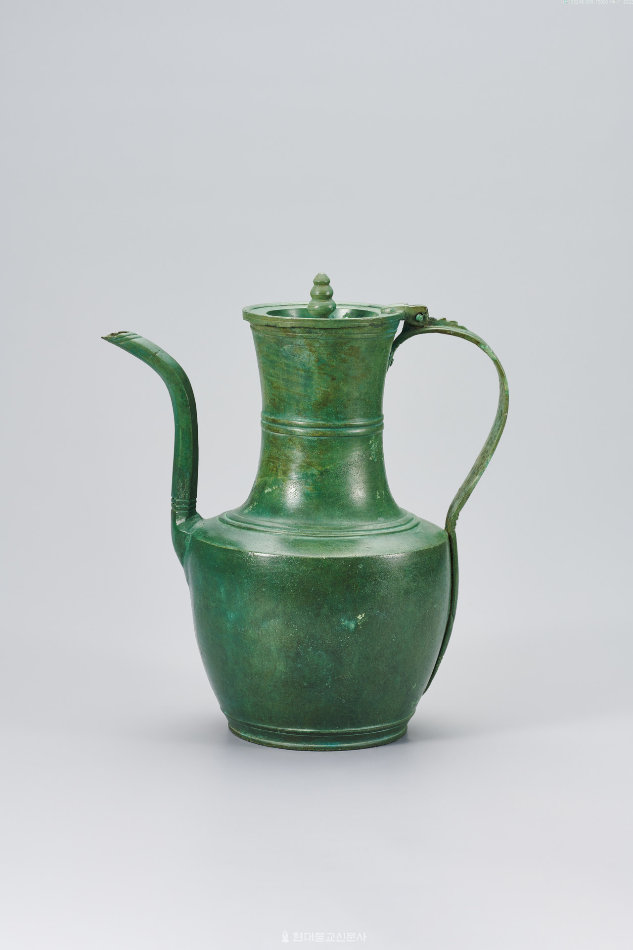 물을 끓이는 다구인 청동주자. 고려시대에 제작됐다.