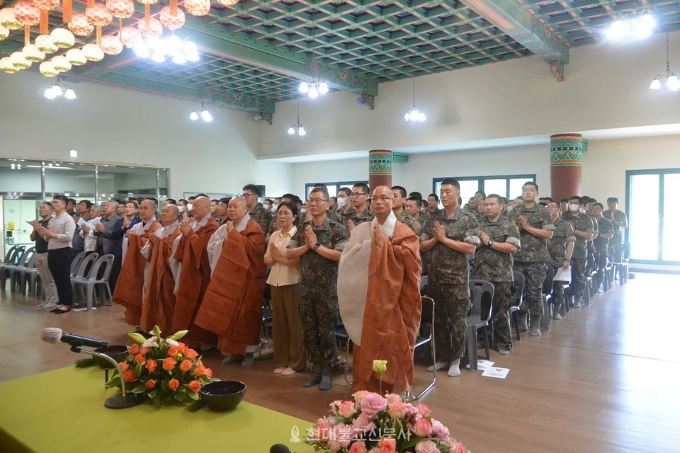 조계종 24교구 선운사(주지 경우스님)가 전북지역 향토사단인 육군 35보병사단(사단장 (진)소장 김광석) 장병들을 위한 수계법회를 봉행했다.