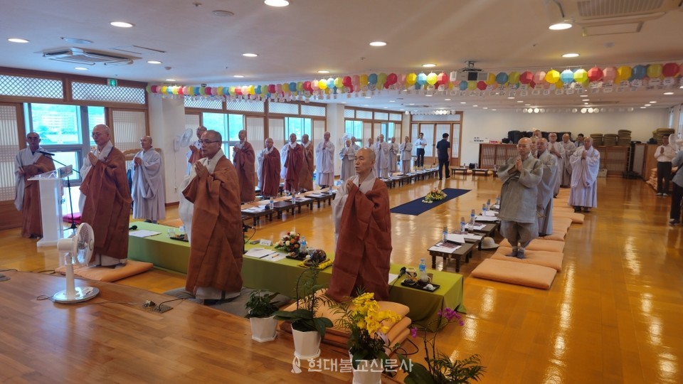조계종 24교구 선운사가 교구종회를 개최하고 전법활동에 총력을 다하기로 결의했다