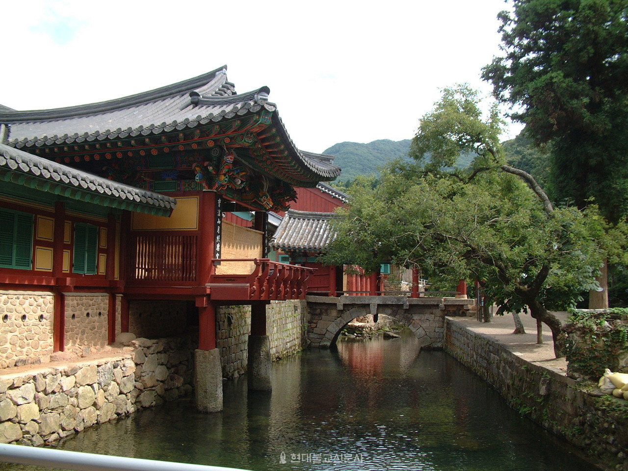 우화각과 능허교.