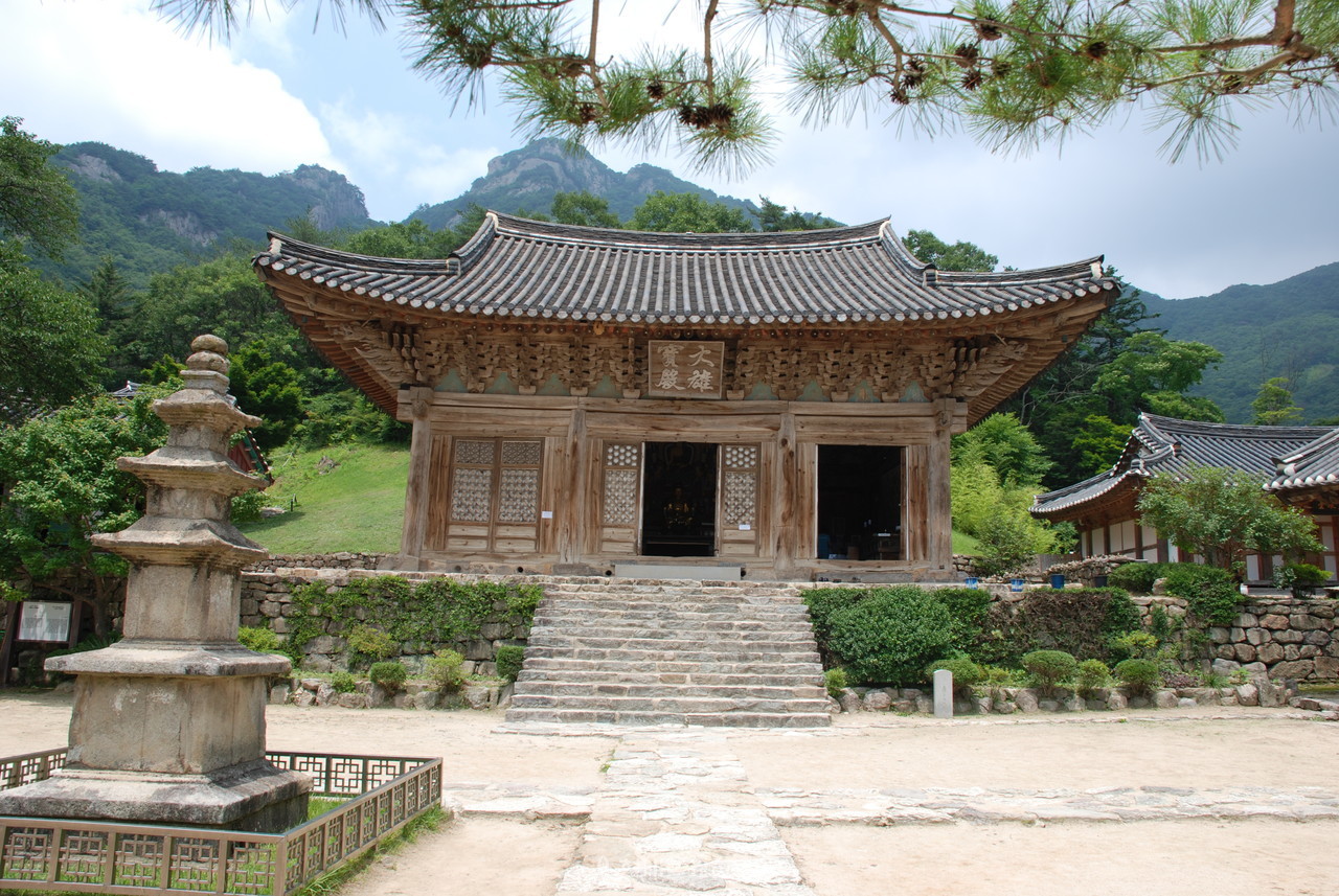 부안 내소사 대웅보전.