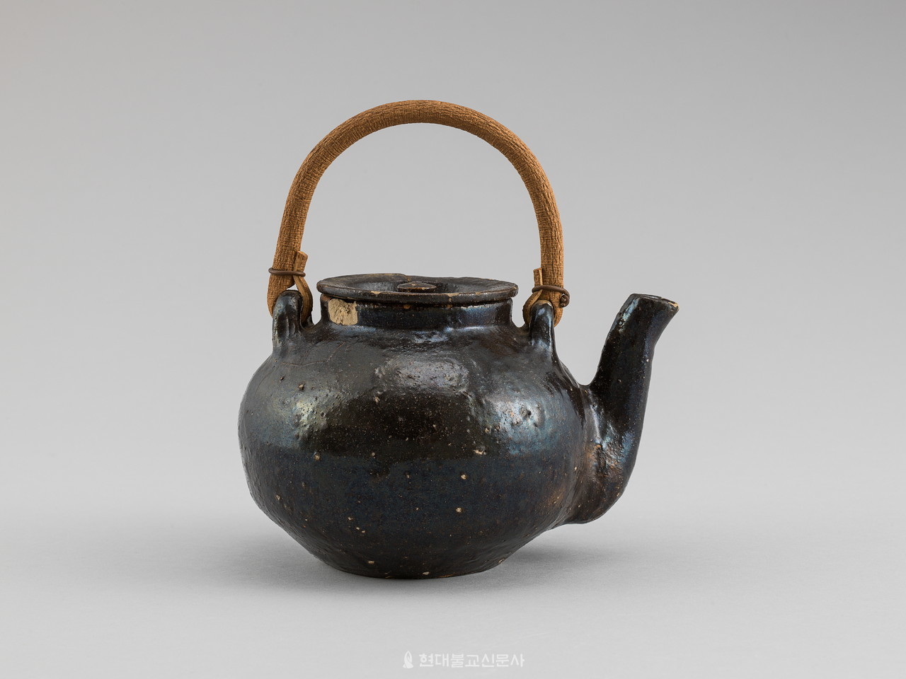 초의소장품 흑색 다관.