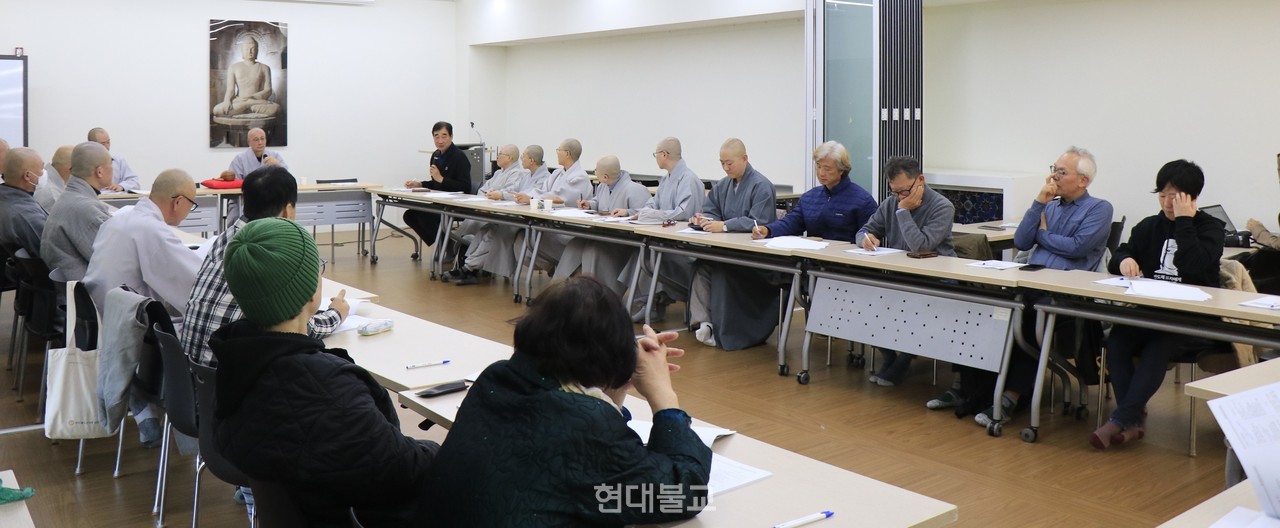 조계종 사회노동위원회(위원장 지몽 스님, 이하 사노위)는 11월 22일 서울 한국불교문화사업단 화엄실에서 ‘조계종 사회노동위원회 제2차 전체 회의’를 열었다.