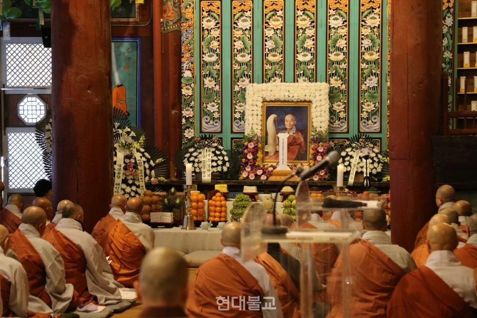 해인사, 혜암당 성관대종사 열반 23주기 추모 다례재 봉행