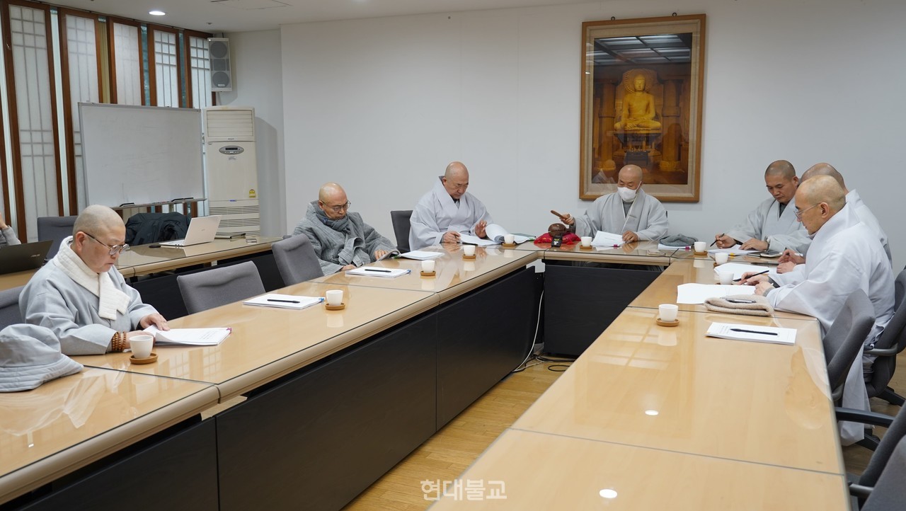 ‘헌법정신 위배하는 천주교 2027 세계청년대회 특별법 저지 대책위원회(위원장 주경 스님)’ 산하 상임위원회(위원장 심우 스님, 이하 저지상임위)는 1월 16일 서울 한국불교역사문화기념관 2층 회의실에서 제2차 회의를 개최했다.