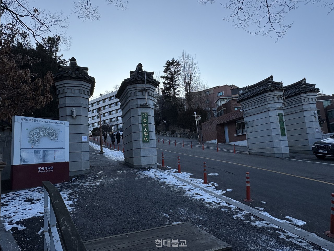 혜화문은 동국대학교의 전신인 혜화전문학교의 이름이 남아있는 곳으로, 사찰로 말하면 일주문에서 사천왕문에 해당한다. 