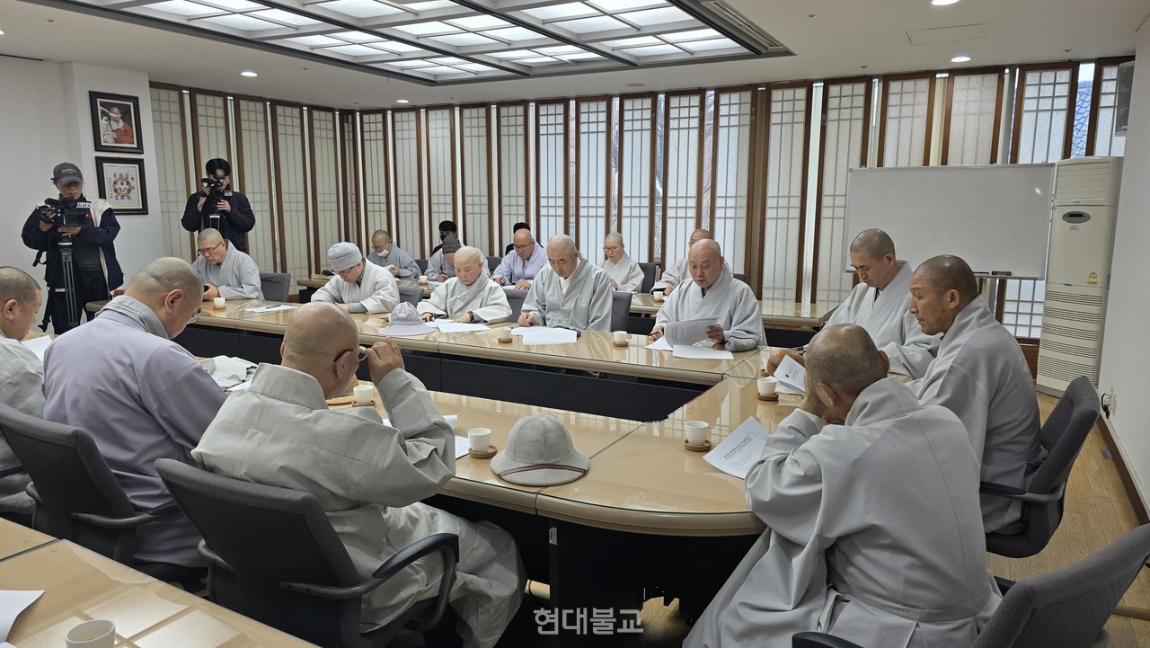 조계종 중앙종회는 3월 25일 한국불교역사문화기념관 2층 회의실에서 의장단·상임의장단·총무분과위원회 연석회의를 열고 임시회 의사일정을 확정했다.