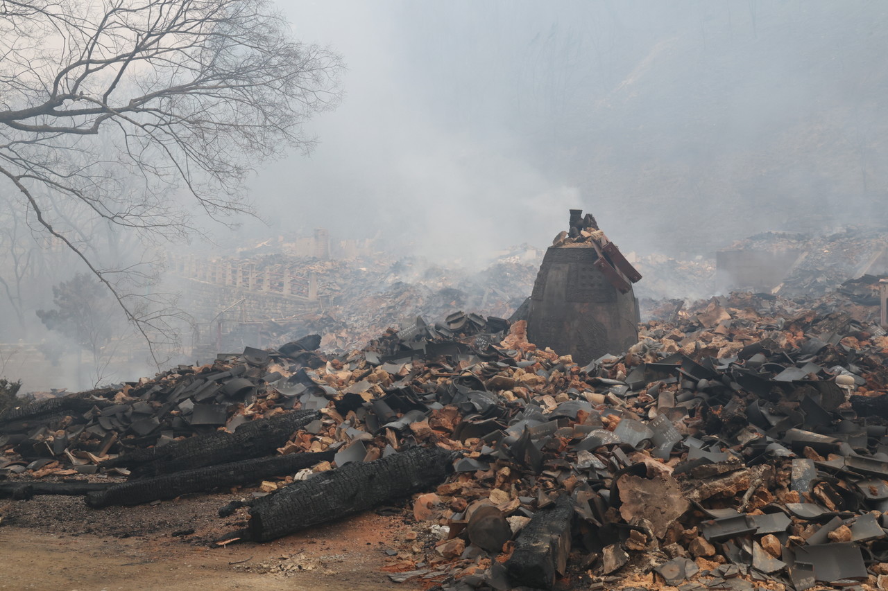 3월 26일 의성 고운사 산불 피해 현장 모습. 사진=조계종 기획실