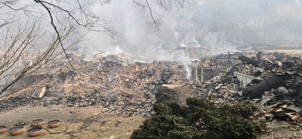 3월 26일 의성 고운사 산불 피해 현장 모습. 사진=오심 스님