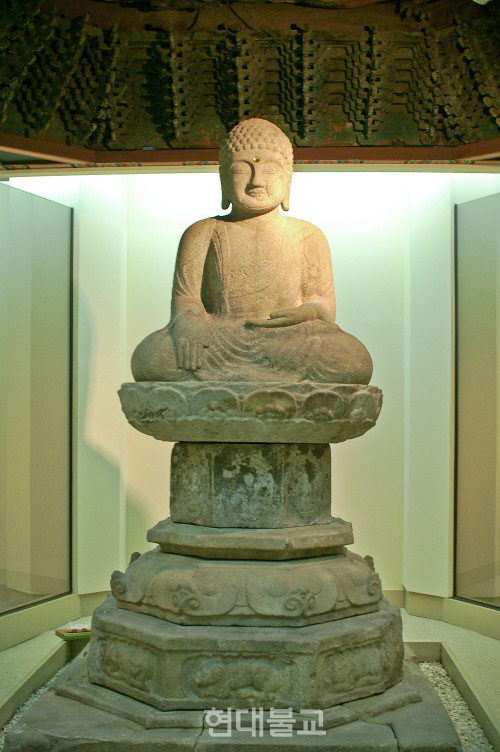 법주사 수정암 석불좌상. 사진출처=국가유산청