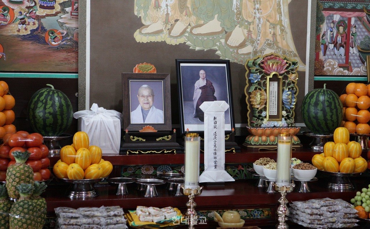 도원당 만오 선사의 49재 막재가 5월 3일, 영축총림 통도사 서축암에서 엄수됐다.