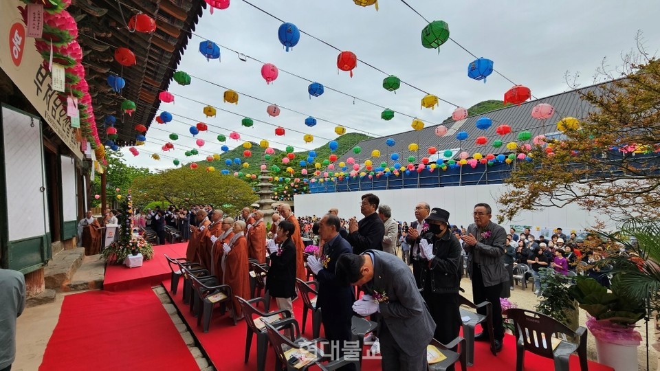 대한불교조계종 24교구 선운사(주지 경우스님)는 5월 5일 불기 2569년 부처님오신날 봉축법요식을 봉행했다.