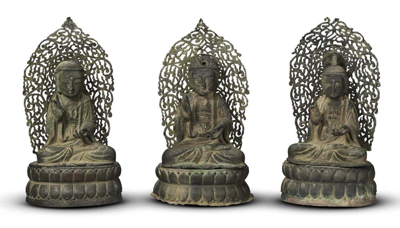 ‘은제아미타여래삼존좌상’, 고려 1383년, 은에 도금, 전체 높이 27.0cm, 리움미술관 소장. 사진 제공=리움미술관