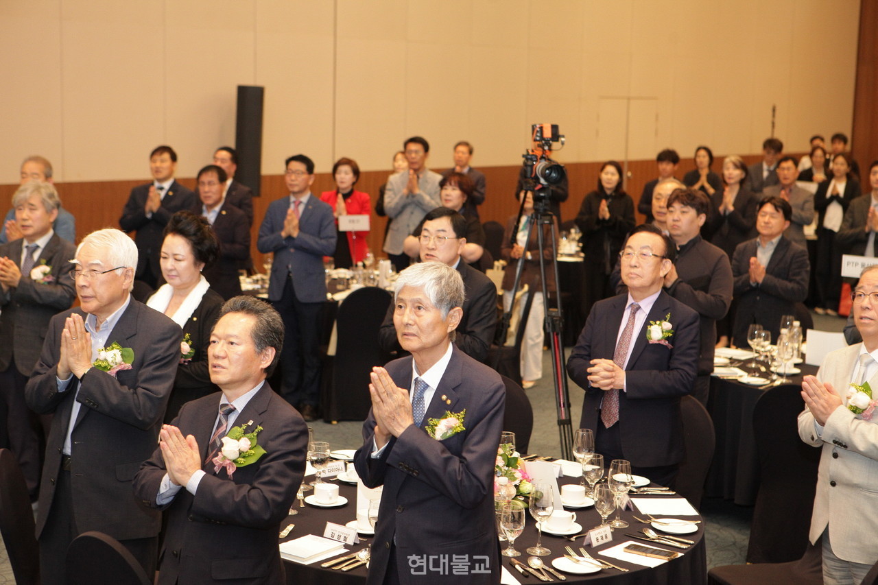 황경환 이사장은 5월 24일 경주 라한 셀렉트 컨벤션홀에서 불서 출간기념법회를 봉행했다. 