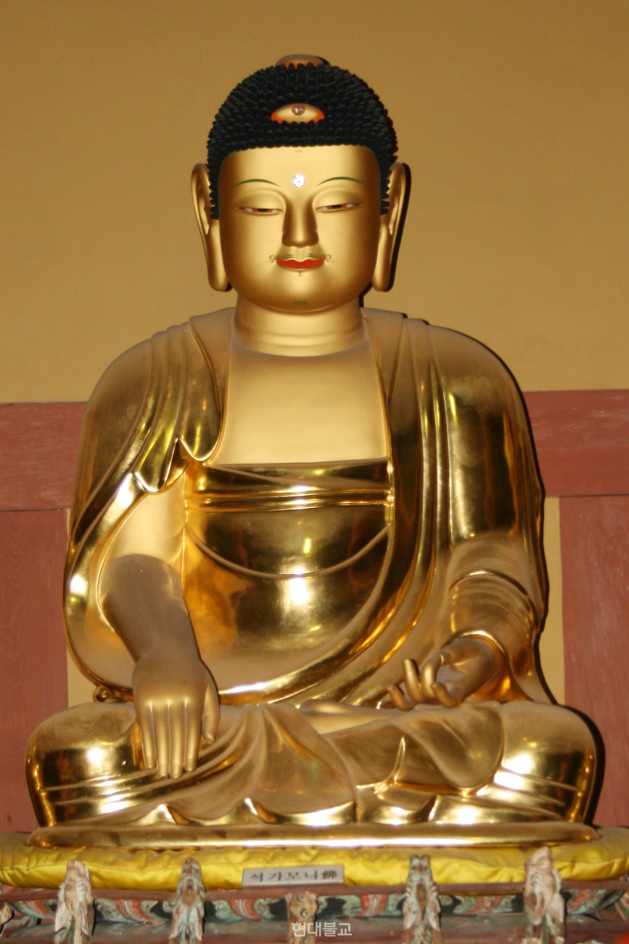 영광 불갑사 목조석가여래삼불좌상(1635년).  사진 제공=동북아불교미술연구소