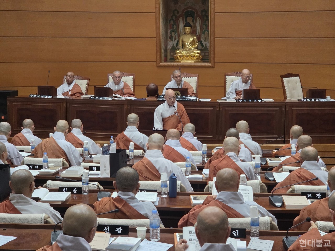 조계종 총무원장 진우 스님이 인사말을 하고 있다.