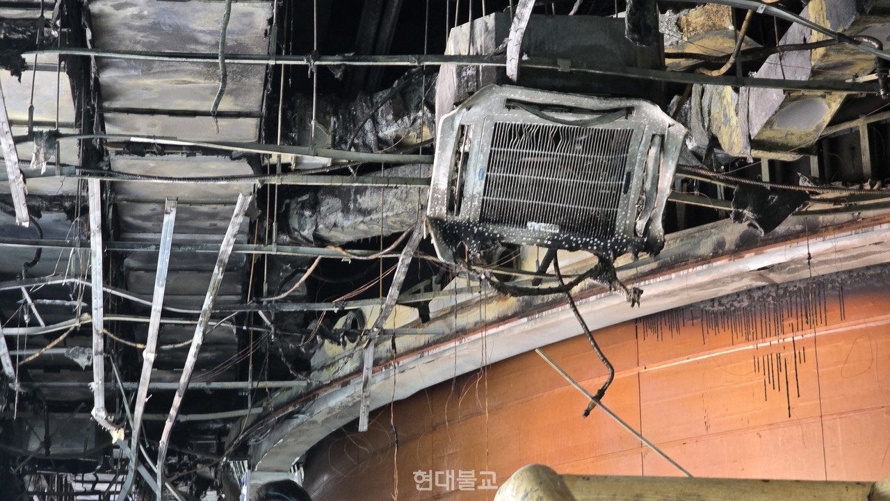 화재로 인해 청사 2층 피해가 심각한 것으로 알려졌다.