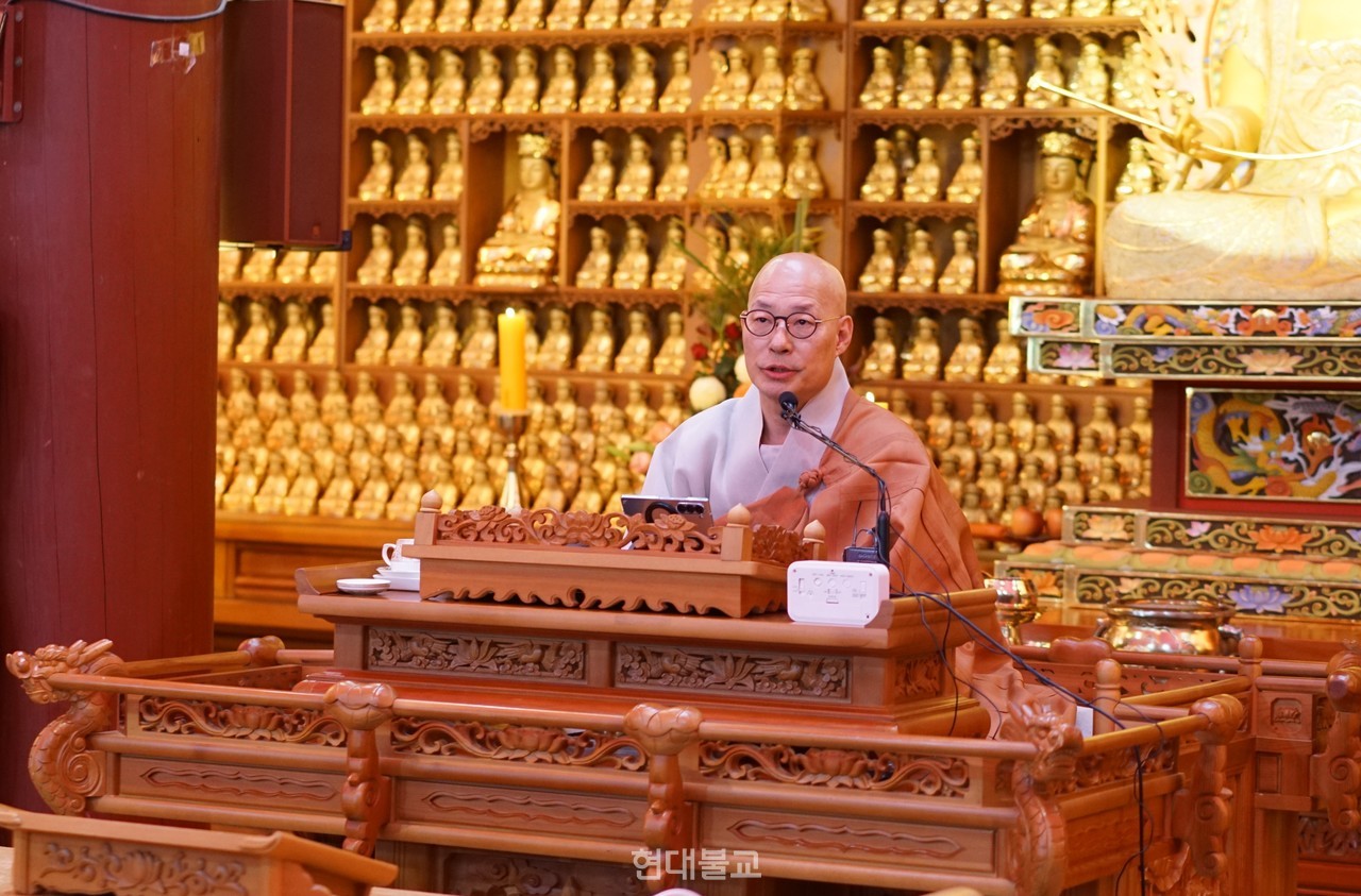 진우 스님은 이날 함께한 자리가 누군가의 마음에 작은 등불 하나 돼 고요한 위로가 돼주길 서원했다.