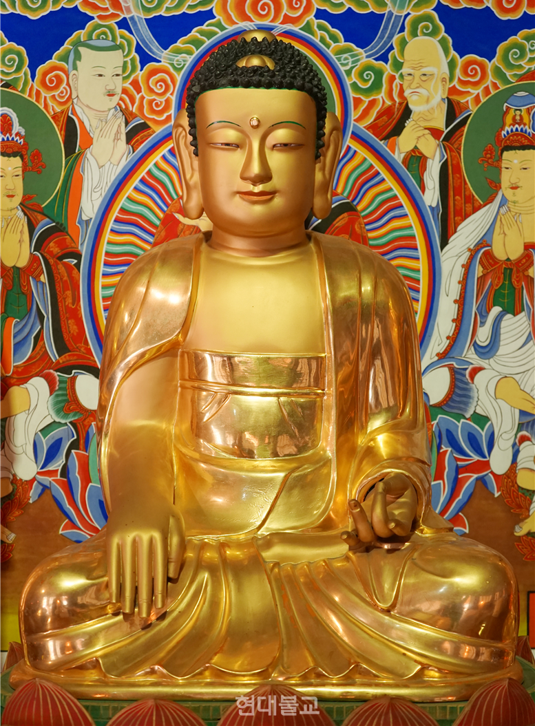 해심 스님이 만든 광주 원각사 목조석가여래좌상(1646년). ⓒ동북아불교미술연구소