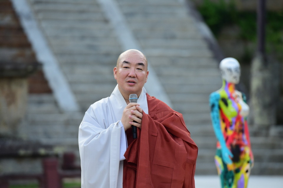 화엄사 주지 우석 스님의 인사말