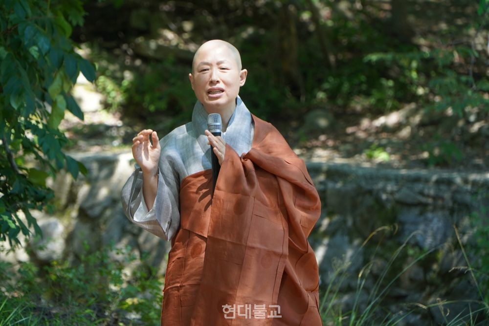 아리담문화원장 송탁 스님.