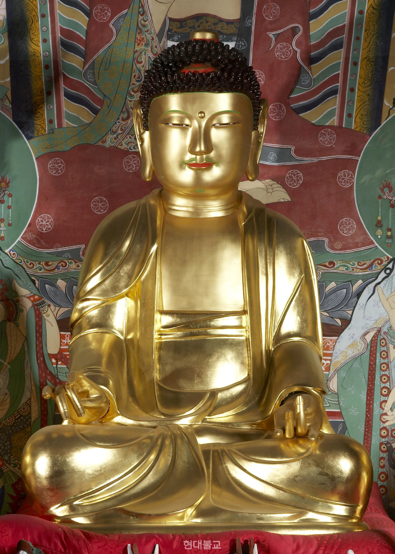 승일 스님의 전형적 불상 형태를 보이는 김천 고방사 목조아미타여래좌상(1670년). ⓒ불교문화유산연구소