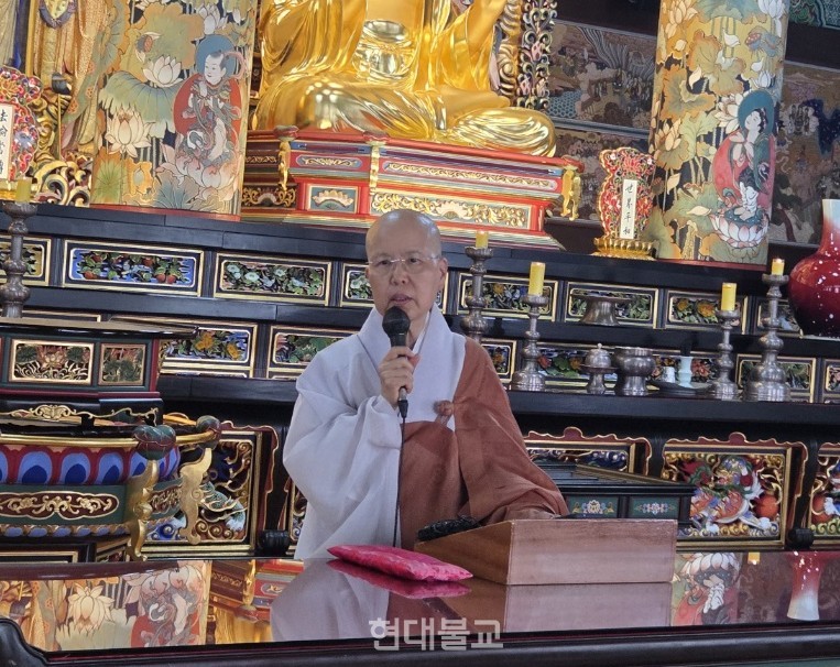 율주 적연 스님.