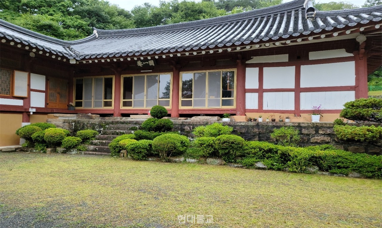 해인총림 해인사 국일암 전경.