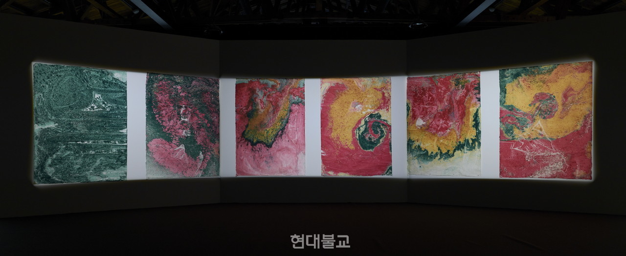 성파 스님의 작품  ‘공에서 색으로’. 사진 제공=청주국제공예비엔날레 조직위원회