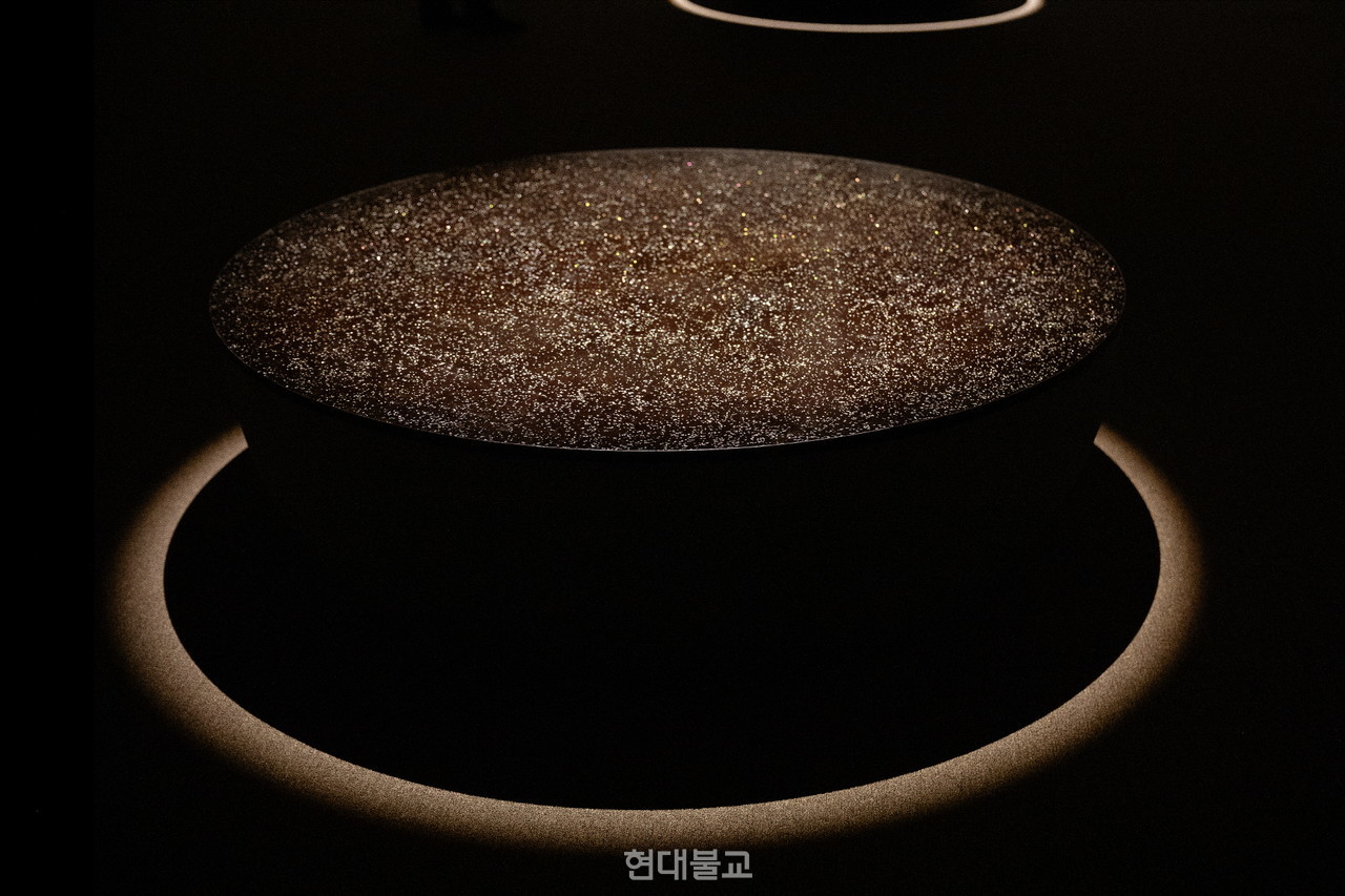 성파 스님의 작품 '별들의 향연'.