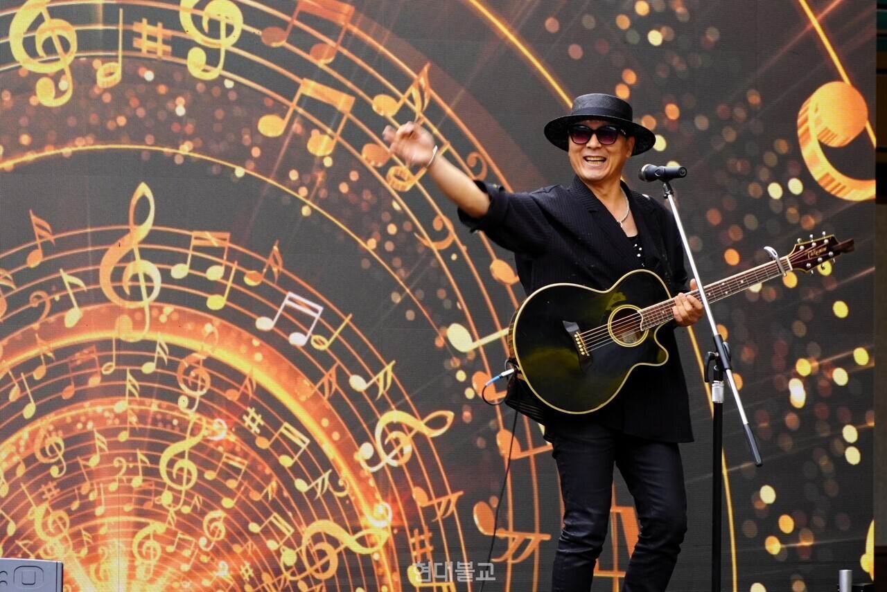 �ֱǱ� ��Ÿ����Ʈ�� ������ �ڱ��ϴ� 7080 ���並 ��������.