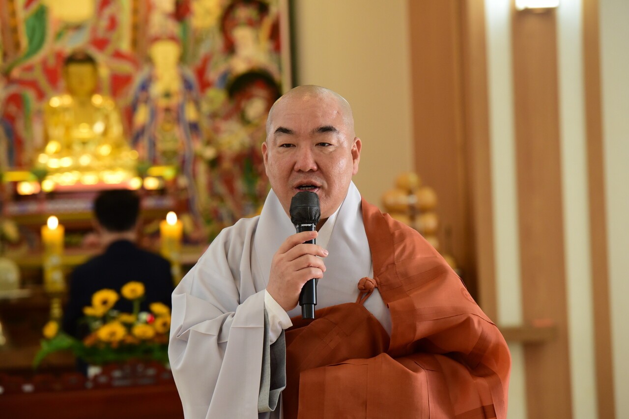 화엄사 주지 우석 스님