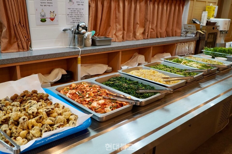 11월 4일 연화사에서 진행된 청년밥심에서는 맑은 순두부, 청포묵오이무침, 과일세발나물유자샐러드, 버섯탕수육, 모듬쌈 등이 제공됐다.