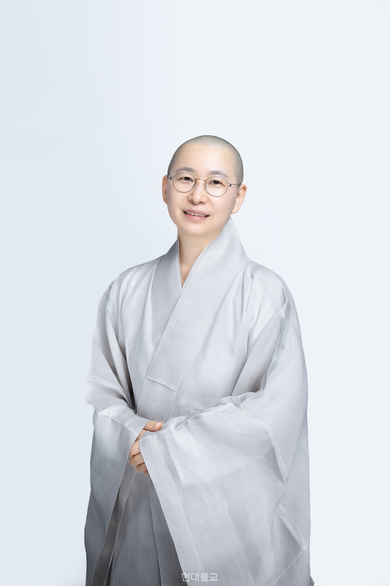 불교의 핵심 가르침을 알기 쉽게 전해 온 원영 스님이 이번엔 따뜻한 위로를 전하는 산문집을 출간했다. 사진 제공=불광출판사