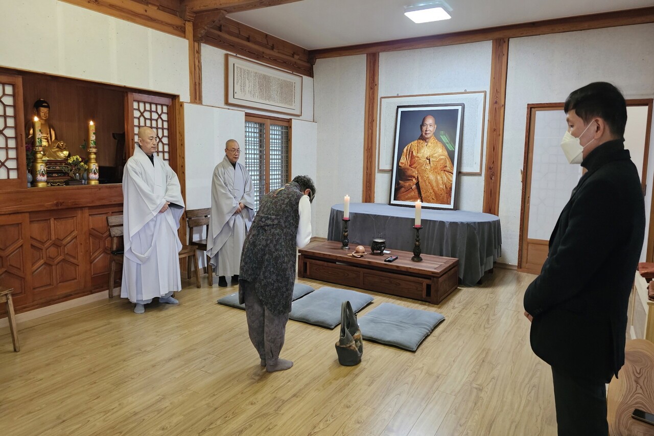 도영 대종사가 원적에 든 완주 송광사의 조문 모습