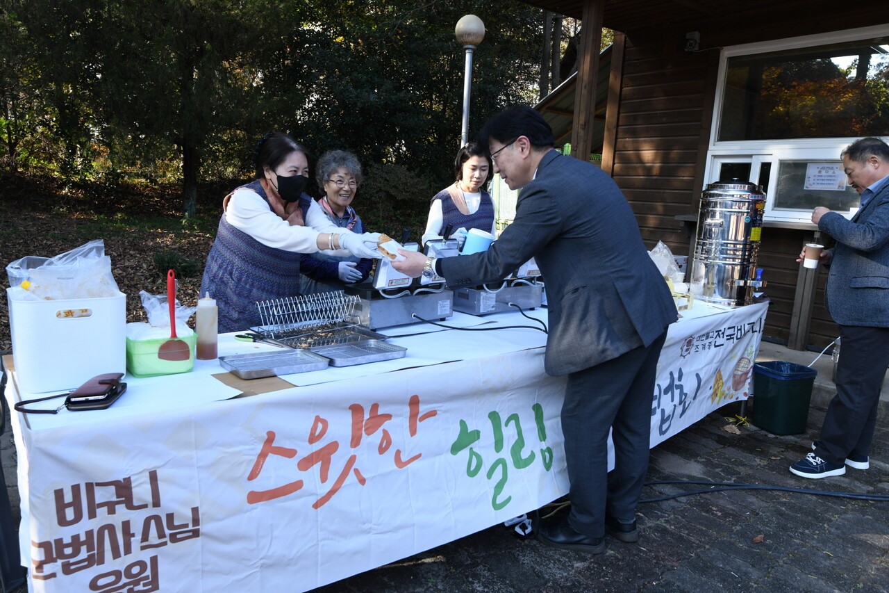 장병들에게 간식으로 전달한 와플