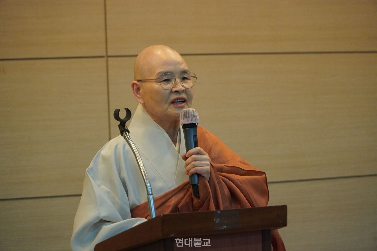 조계종 전국비구니회장 광용 스님.