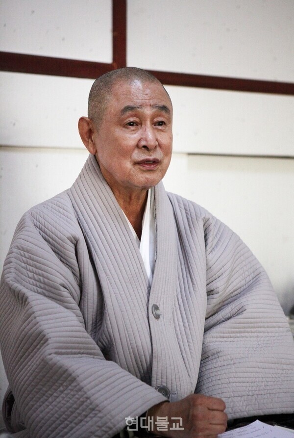 제37회 조계종 포교대상에서 대상인 종정상을 수상한 금정총림 범어사 방장 정여 대종사. 현대불교 자료사진.