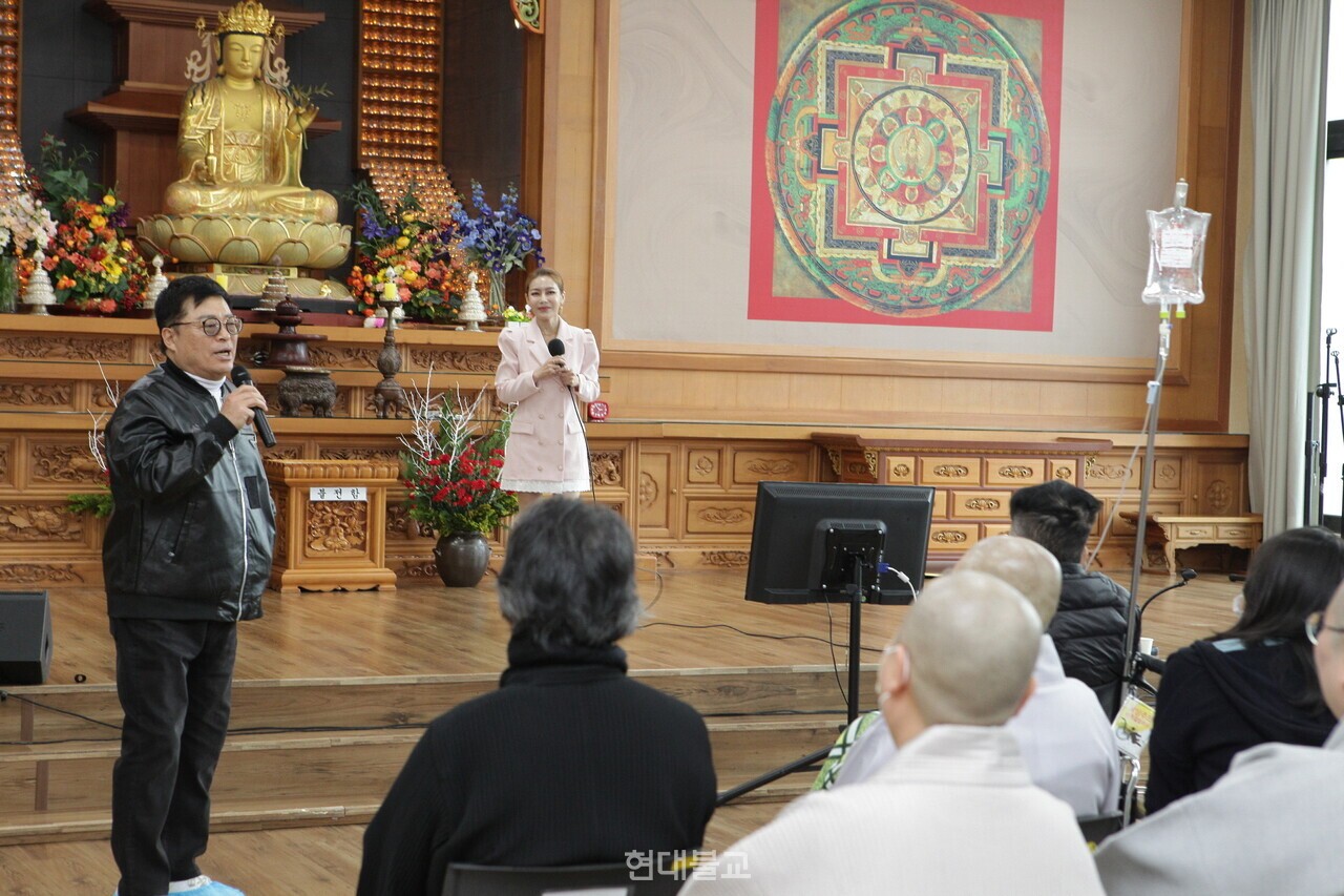 ����� ��âȯ�� ��ȸ�� ����� ���ں�� ������ ����ȸ������ �⿬���� ȯ��� �����ڵ��� ���� �λ縦 ���ϰ� �ִ�.